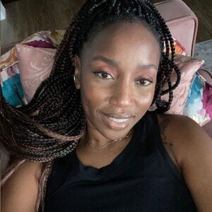 Meet your Posher, Mila